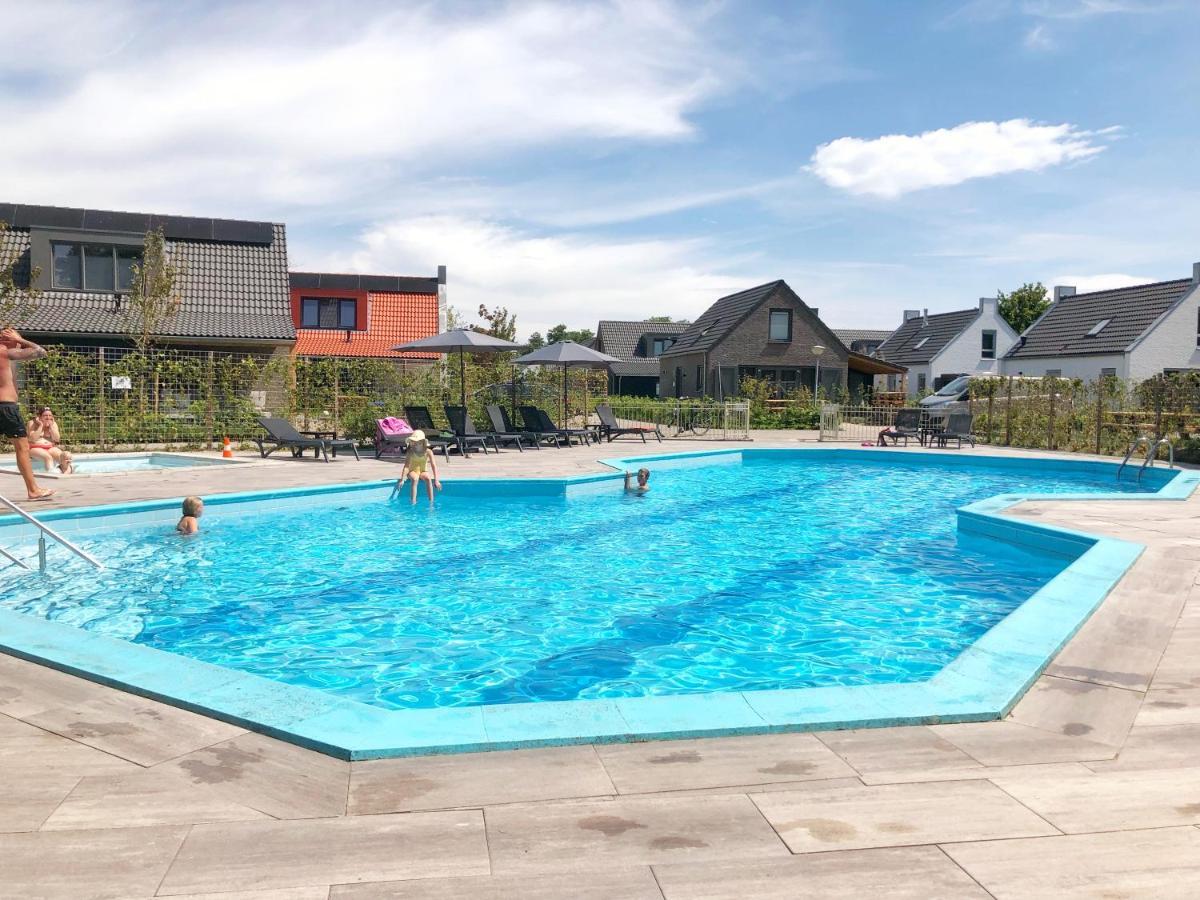 Bungalow 82 Op Recreatiepark De Wielen Sint Maarten Exteriör bild