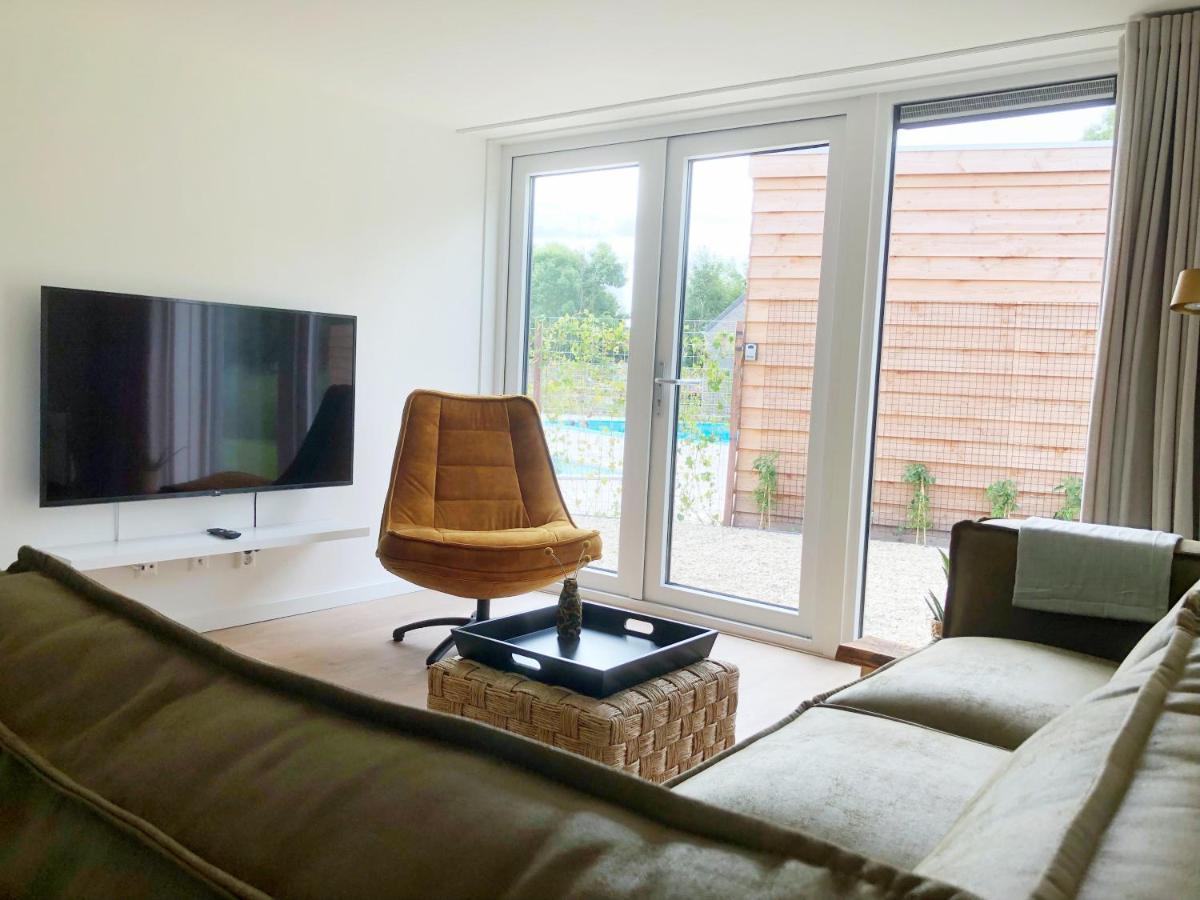 Bungalow 82 Op Recreatiepark De Wielen Sint Maarten Exteriör bild